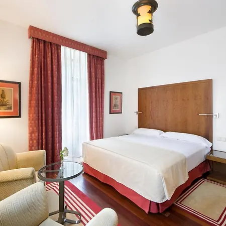 Hotel De 4*