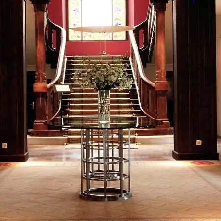 Hotel De 4*