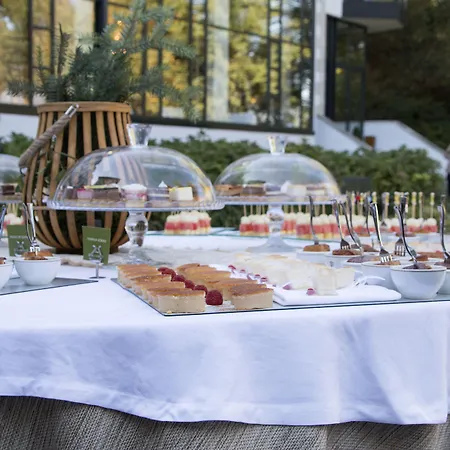 Hotel De 4*