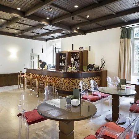 Hotel De 4*