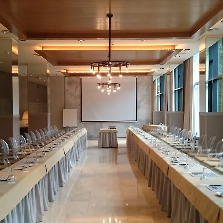 De מלון לימפיאס